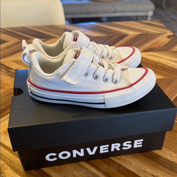 Convers - Picture 1 of 9